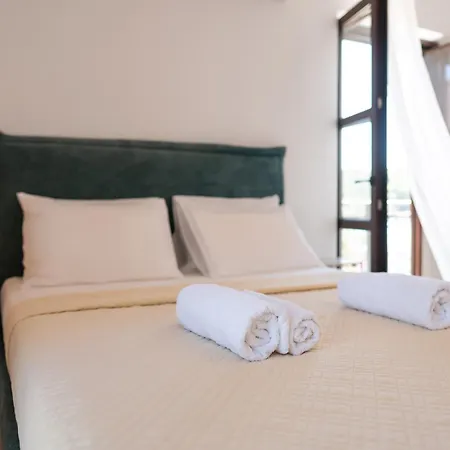 Casa Andrea Меис